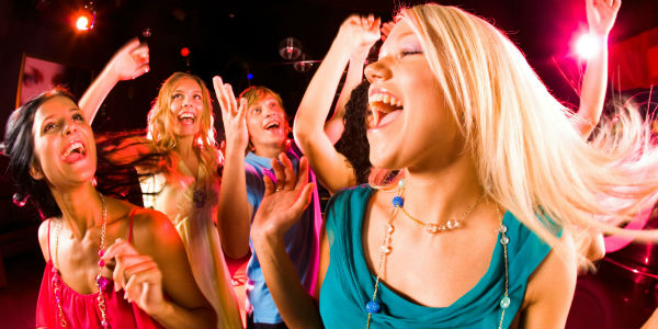 Winter makeup tips before attending a party